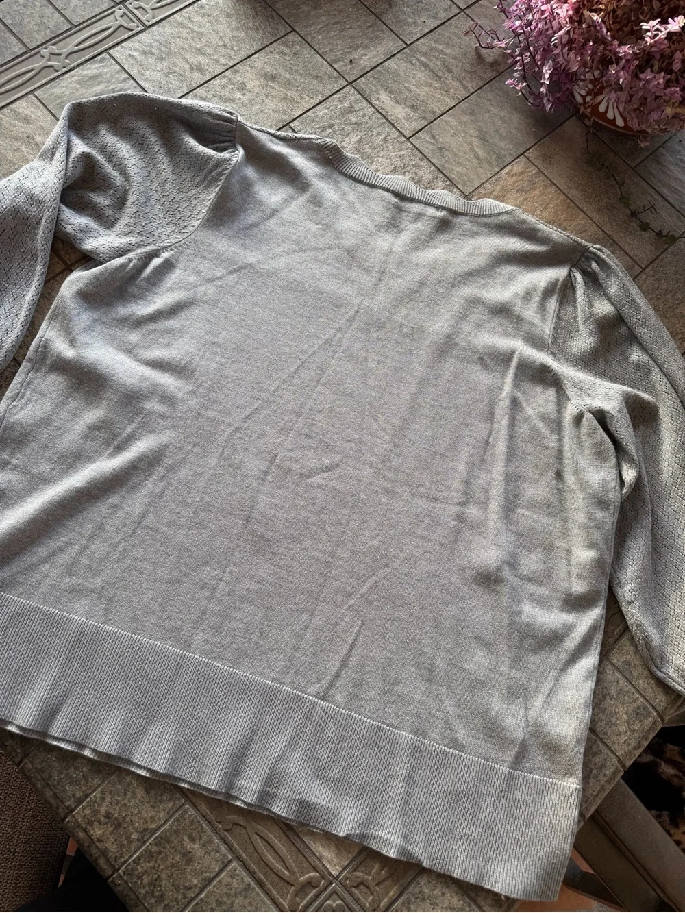Cable & Gauge Light Gray Puff-Sleeve Long Sleeve Top - Picture 6 of 8